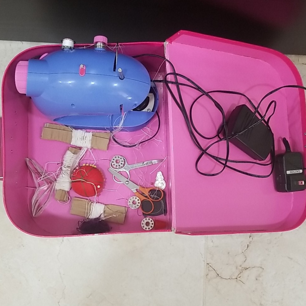 Kids Sewing Machine - Picture 6 of 10